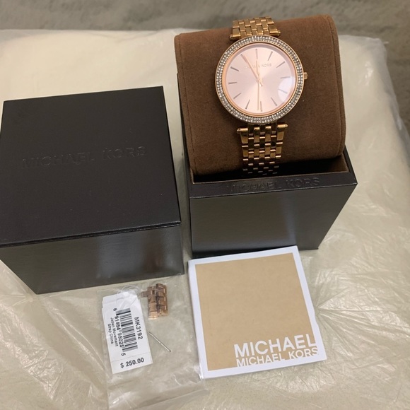 Needs battery- Michael Kors Rose gold watch Michael Kors darci pre-loved - Picture 5 of 10